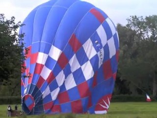 Deux montgolfières dans le ciel de Grand-Fayt