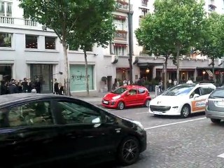 [Exclusive] "Love Punch" filming in Paris with Pierce Brosnan