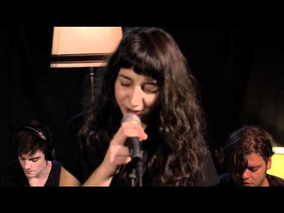 Intergalactic Lovers - Bruises (Live)