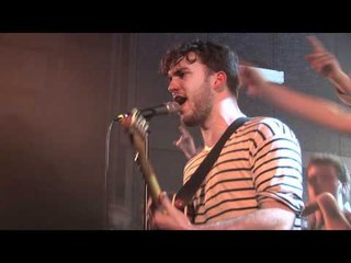 Backstage reportage: Go Back To The Zoo leeft in een roes