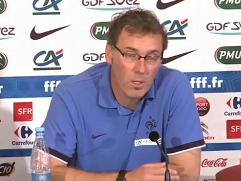 Laurent Blanc réagit au propos de Nasri : Vous êtes des grands garçons les gars !