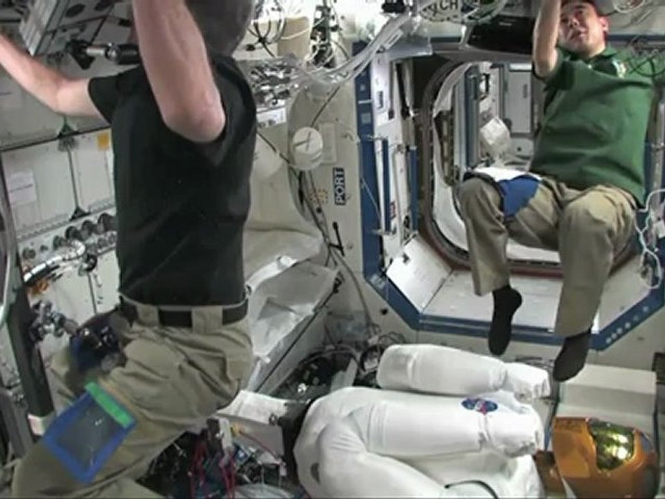 [ISS] Robonaut 2 Checkout Update