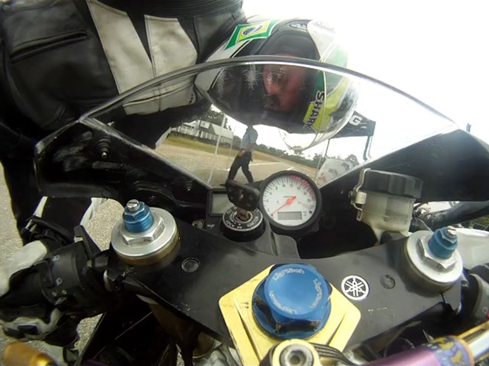 circuit mérignac moto  chutte a 1"50.. en confirmé le  30/06/2012