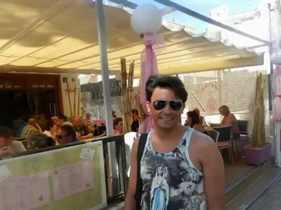 Cafe Katzenberger mit Daniela Katzenberger kleines nettes Cafe Schlager Reise 2012 Mallorca