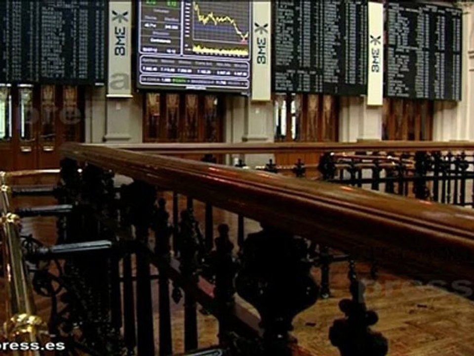 El Ibex cede un 0,37% con la prima de riesgo que supera los 480