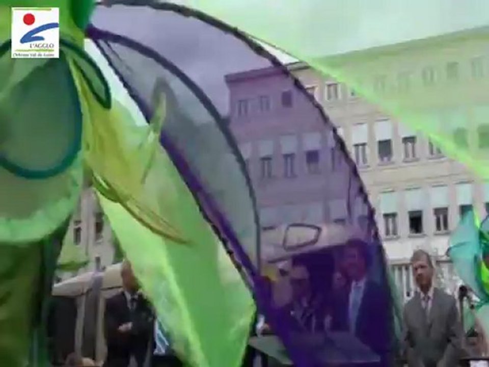 Inauguration de la ligne B du tramway de l'agglomération orléanaise - Geste inaugural