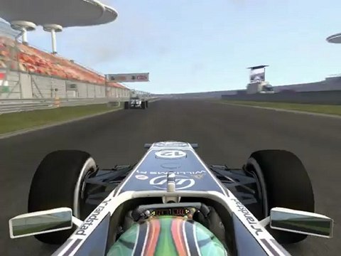 F1 2011 - GP de Chine - Kier vs Barrichello (4) (onboard)