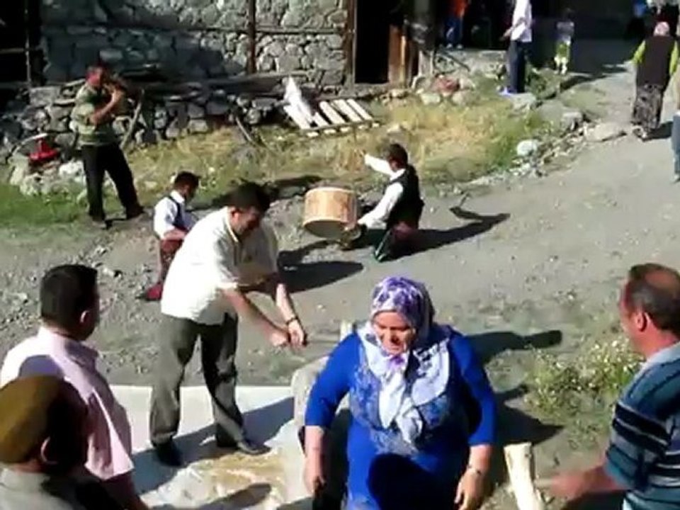 hanefi köyü gelenksel düğün(adem siviş) 003_to_DivX_clip0