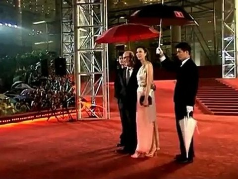 Beyonce, Chris Brown win at BETs; Alec Baldwin weds