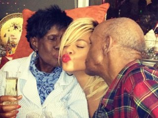 Rihanna Mourning For Her Gran Gran Dolly - Hollywood News