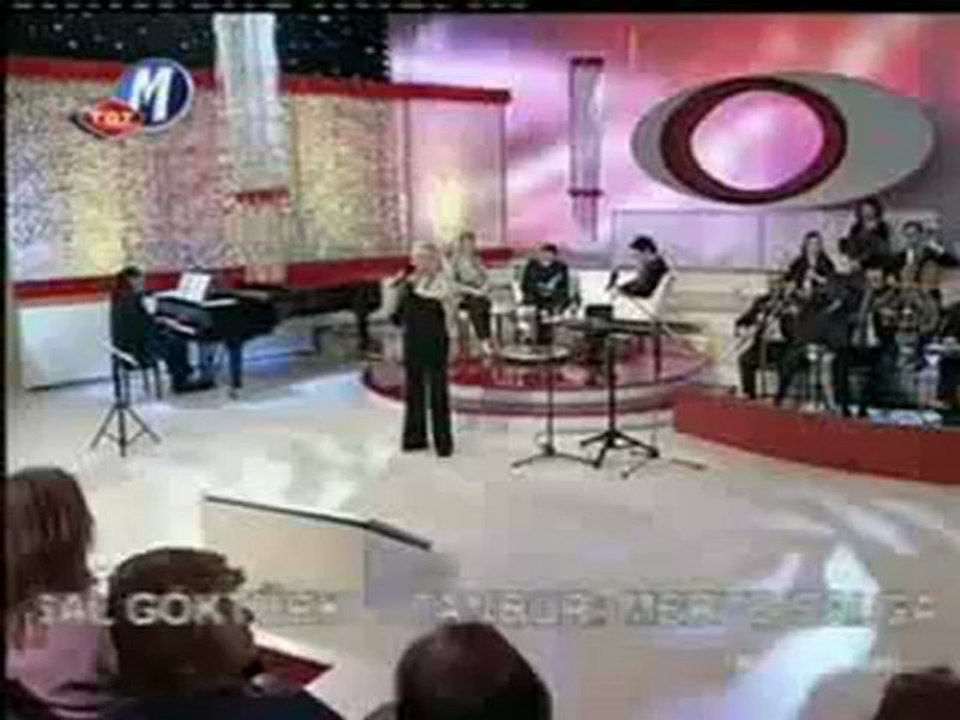 Ayfer Er  "Sen uzakta bir yıldız"