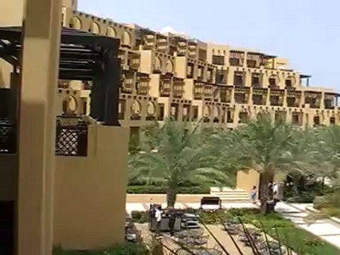 Ras Al Khaimah Hilton Beach Resort und Spa Pool Strand Luxushotel Strandhotel