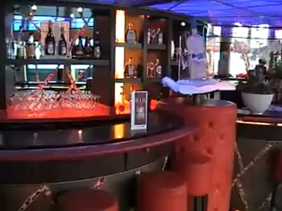 A-Rosa Bella Donau A-ROSA  die Bar Flusskreuzfahrten  A-Rosa Smart Flusskreuzfahrt Schiff