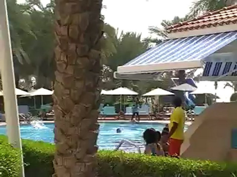 Hotel Kempinski Ajman Pool Schwimmbad Luxushotel Emirate Strandhotel Luxushotel