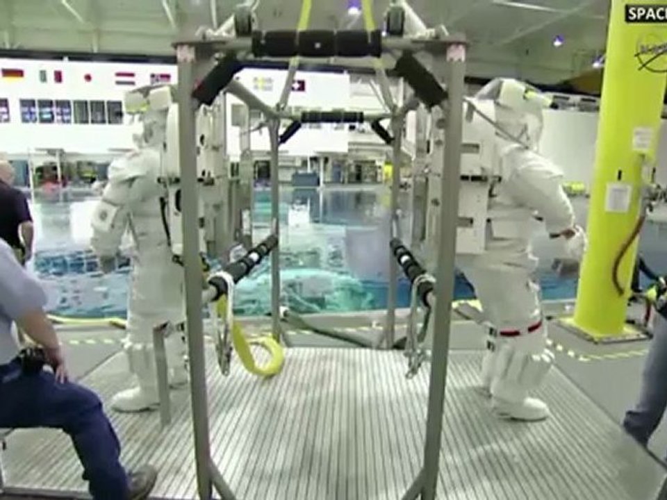 [STS-134] Training - Topside Training at Neutral Buoyancy Lab
