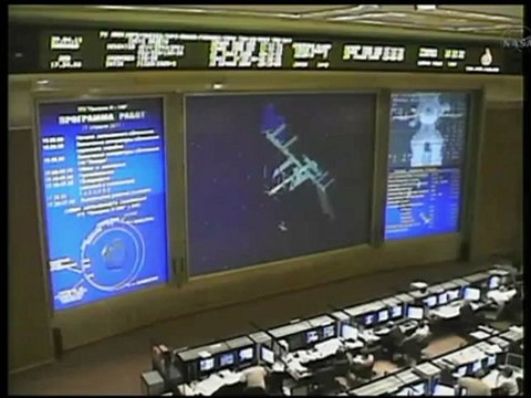 [ISS] Progress 42 Docks to ISS