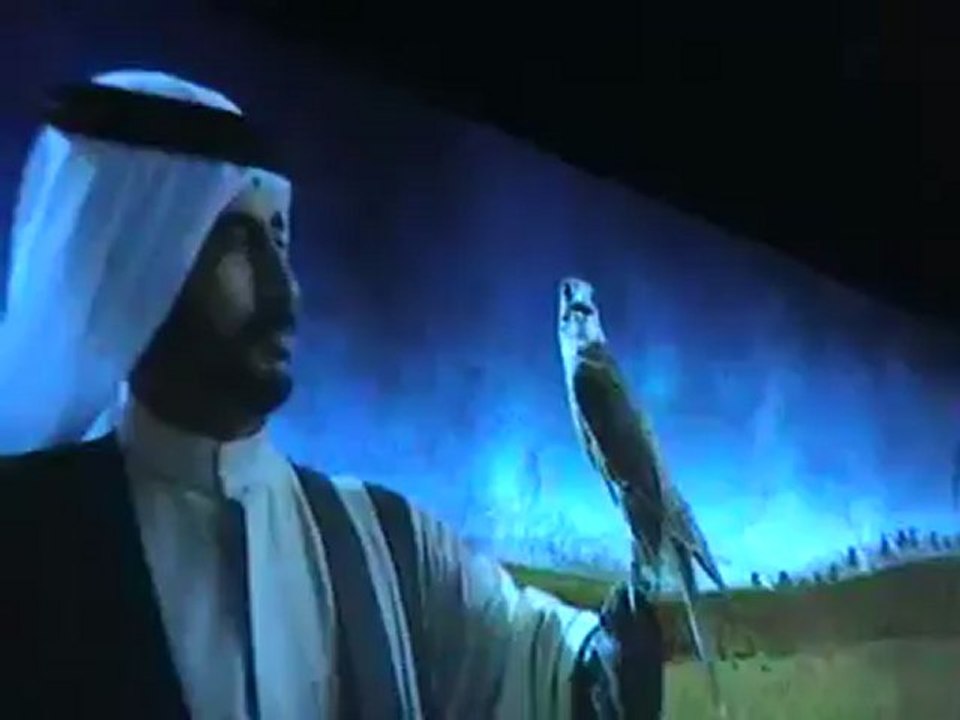 Burj Khalifa Dubai innen Weg zum Aufzug höchster Turm der Welt www.VIP-Reisen.de