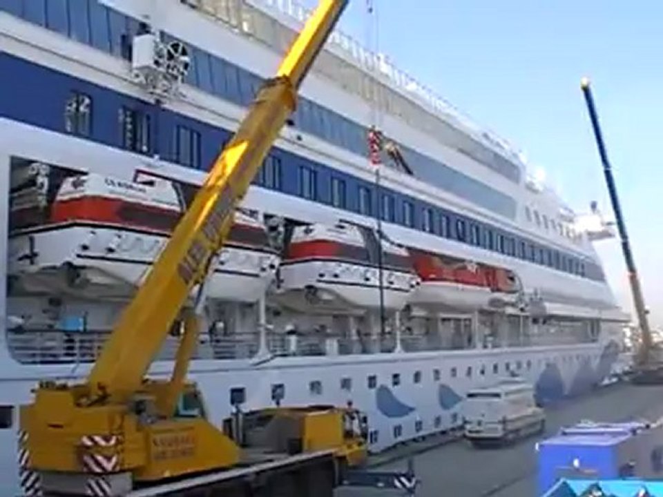 AIDAcara Hamburg Hafen Hafengeburtstag 06.05.2011