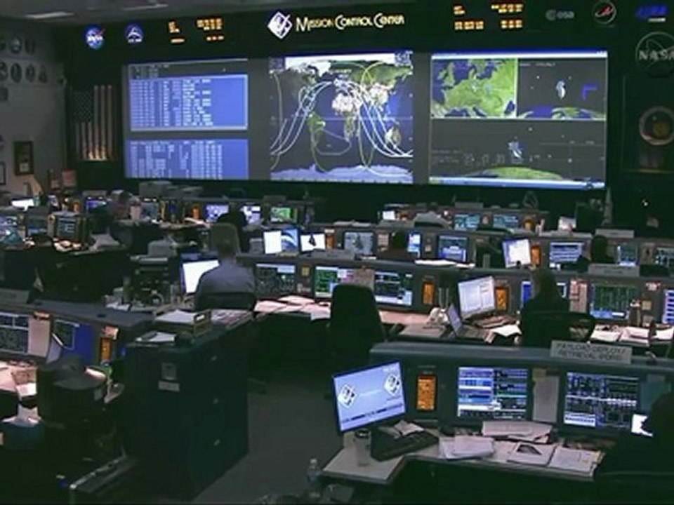 [STS-135] Multi-purpose Logistics Module Hatch Closure