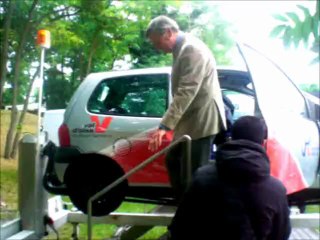 Le préfet du Val d'Oise a testé la voiture tonneau