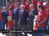 King Juan Carlos congratulates La Roja - no comment