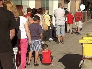 Spanish unemployment falls, more austerity promised