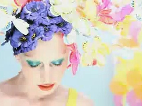 Emre ALTUĞ Resimdeki Gözyaşları