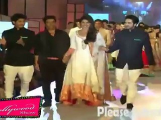 Priyanka chopra Walks on Ramp