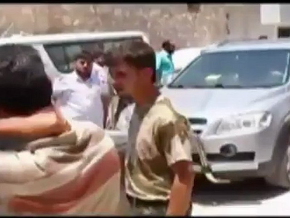 برهان غليون يتحدى النظام ويدخل سوريا