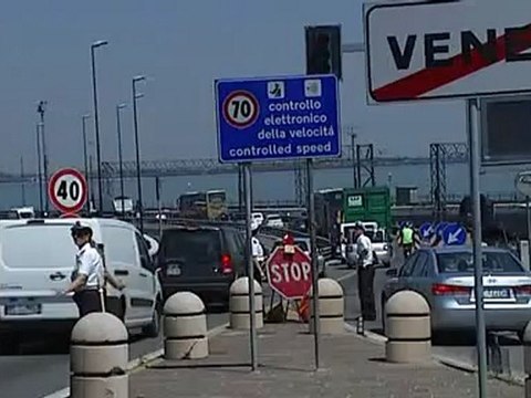 ponte della liberta continuano i lavori