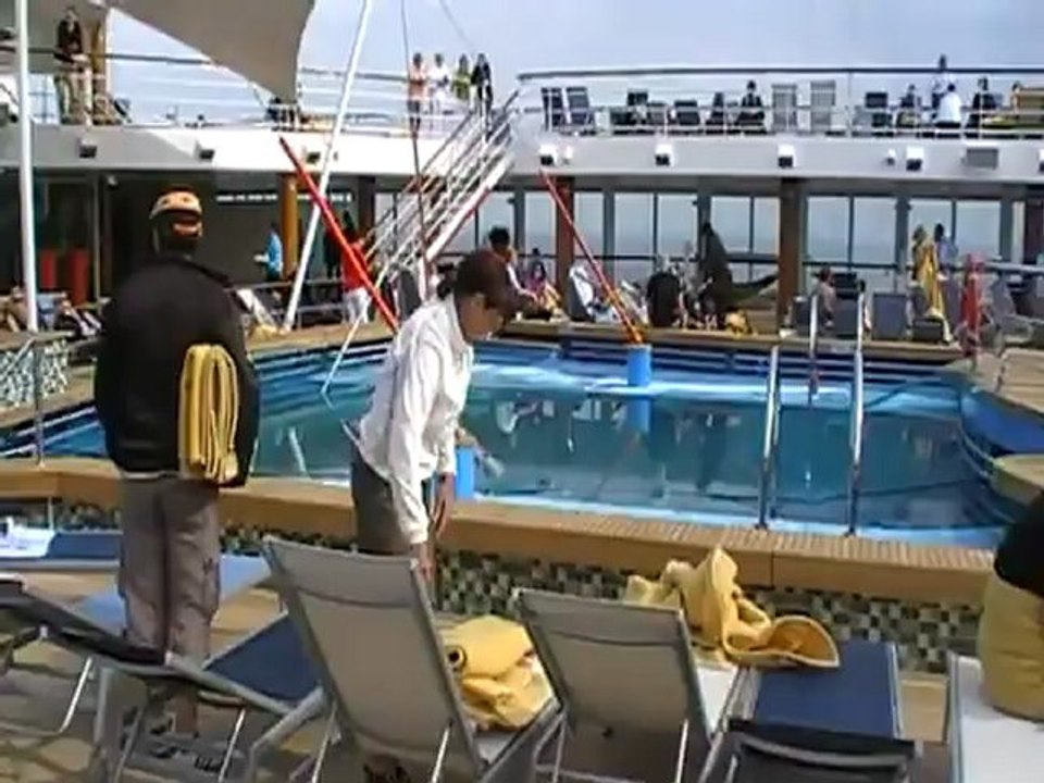 TUI Mein Schiff Pool Video TUI Cruises Kiel Hafen Hubert Fella