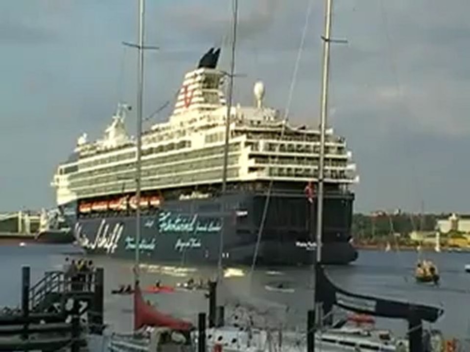 TUI Mein Schiff Video TUI Cruises Kiel Hafen Hubert Fella