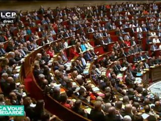 La droite agitée ne vote pas la confiance au gouvernement