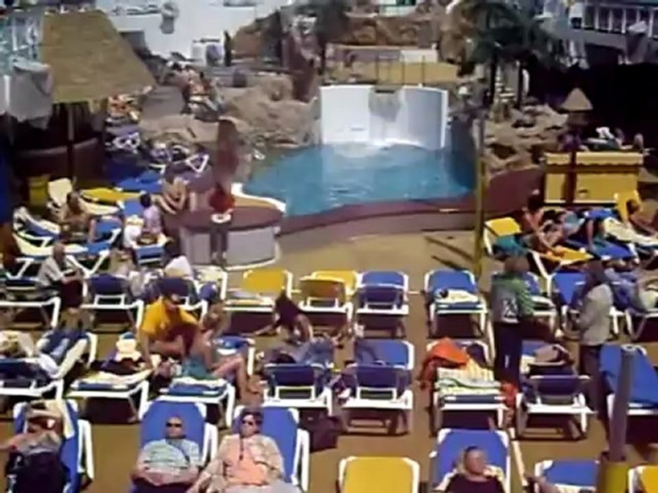 AIDAvita Kreuzfahrten Clubschiff im Mittelmeer Show