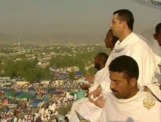 وقوف حجاج بيت الله الحرام في عرفات