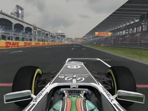 F1 2011 - GP de Turquie - Kier vs Petrov (onboard)