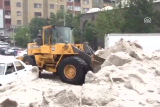 Temmuz'da kardan adam