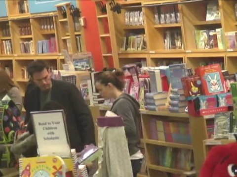 Pucker Up - Celebrities Kissing!