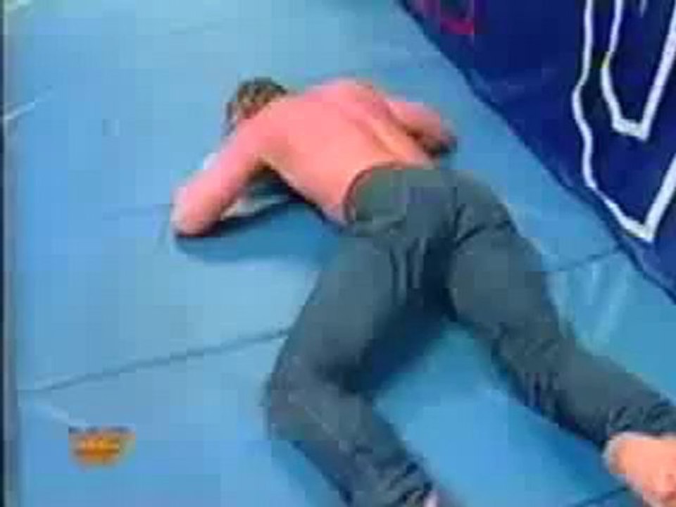 Smoking Gunns vs. New Headshrinkers Part 1