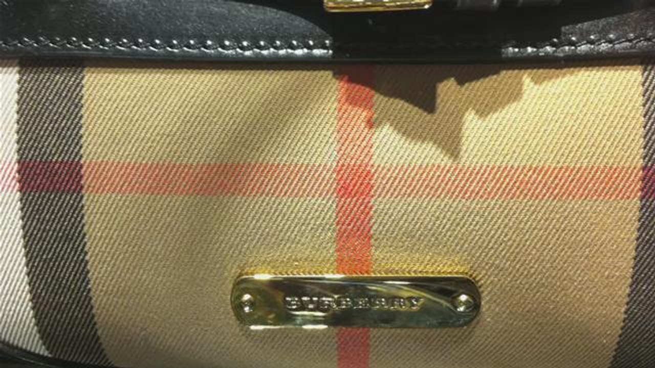 Real vs. Fake Burberry purse. How to spot fake Burberry bag and