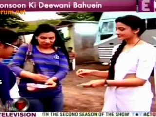 Aabha Hai Mansoon Ki Dewaani - Yahan Main Ghar Ghar Kheli