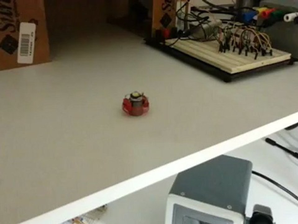 Lévitation d'une ampoule électrique