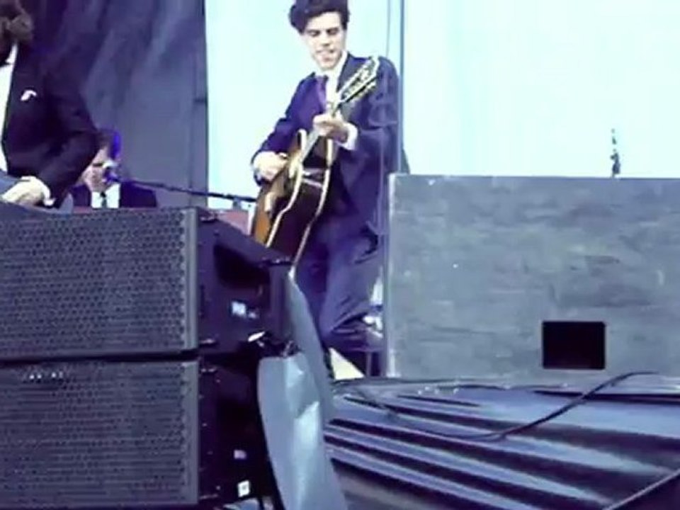01.07.12 - NOAH AND THE WHALE_Blue Skies // Main Square Festival, Arras