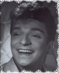 Zeki  Müren  "Belki  Bir Sabah  Geleceksin"