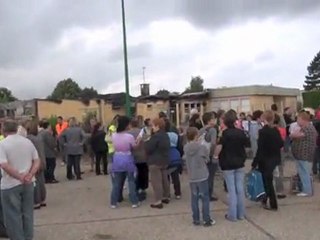 Marche à Migennes autour des décombres de l'école Marcel-Pagnol