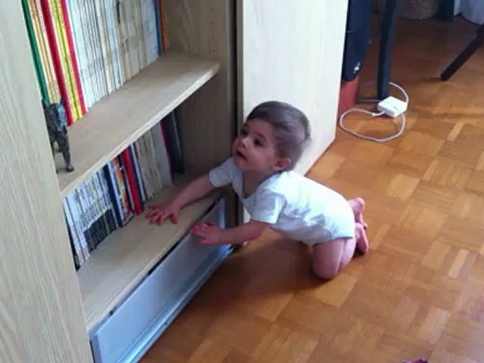 Antoine essai debout mais rampe encore