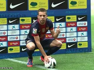 Tải video: Aficionados acuden a la presentación de Alba