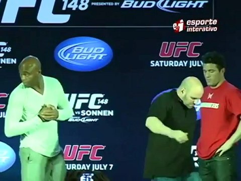 Chael Sonnen tenta pegar cinturão de Anderson Silva, ele vai conseguir agora?