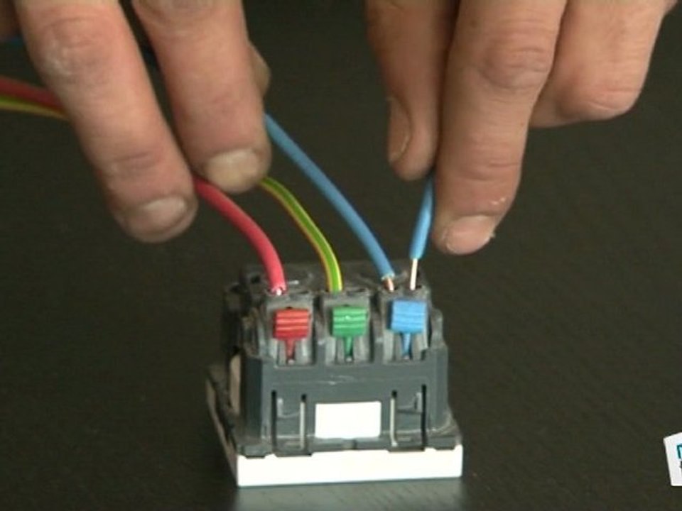 Comment brancher des prises électriques sur un circuit ?
