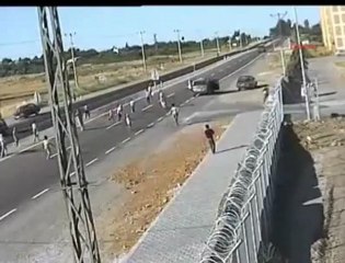 10 Yaşındaki Çocuğa Çarpan Araba Kamerada